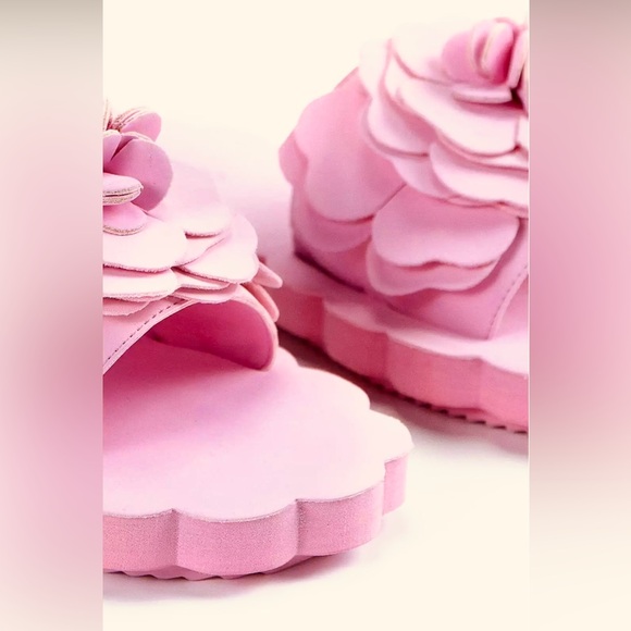 NWOT FARM Rio Petal Pink Flower Cloud Slide Sandal Slip on Flip flops Sz 11 XL - Picture 7 of 12